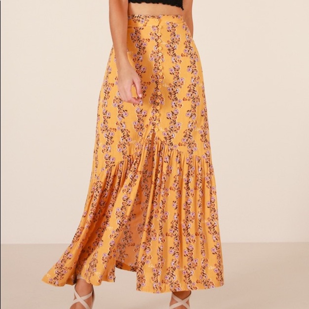 Showpo BRAND NEW slit maxi skirt